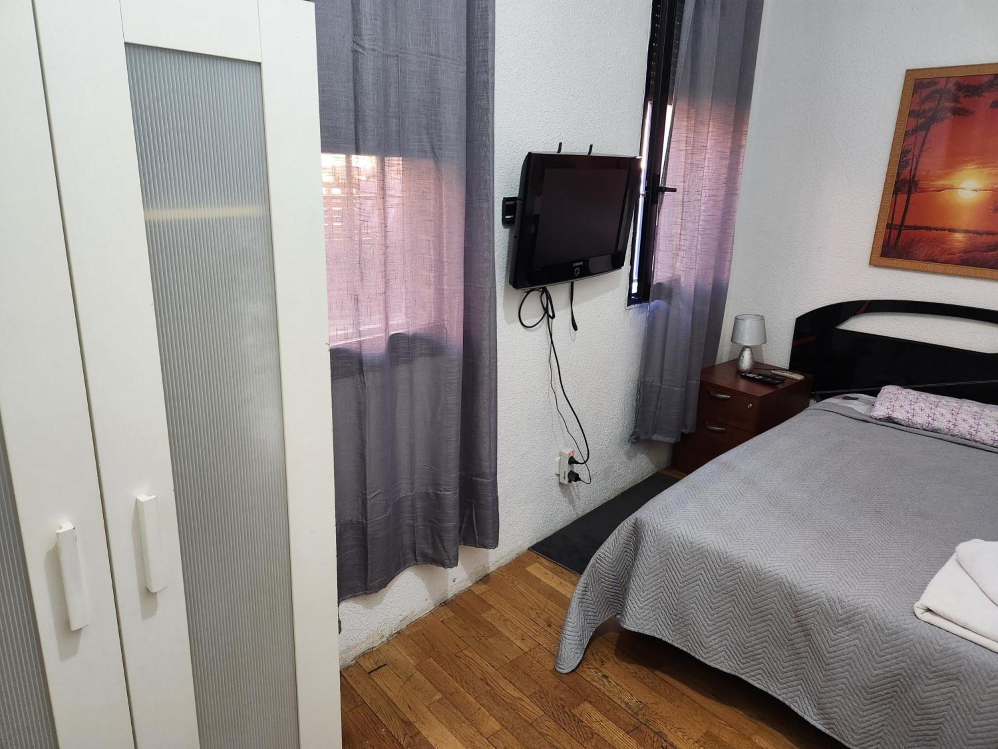 Hostel Pepe Viajes Madrid Exterior photo