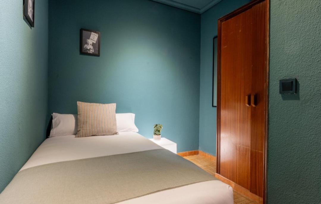 Hostel Pepe Viajes Madrid Exterior photo