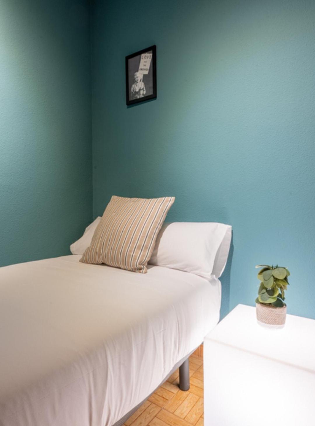 Hostel Pepe Viajes Madrid Exterior photo